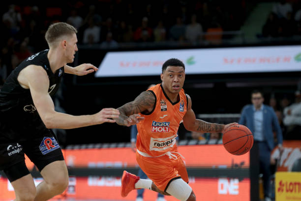 花在亚冠赛 花在亚冠赛