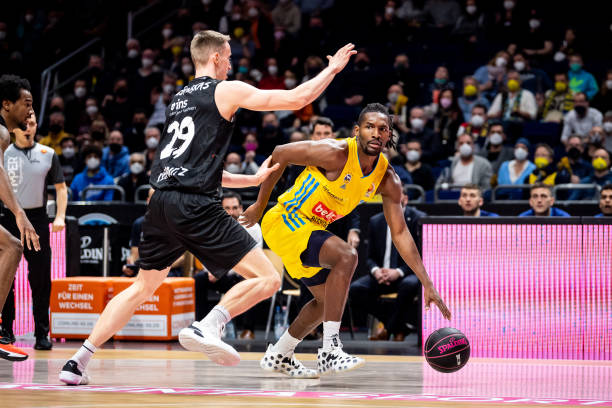 亚冠赛场竞 亚冠赛场竞