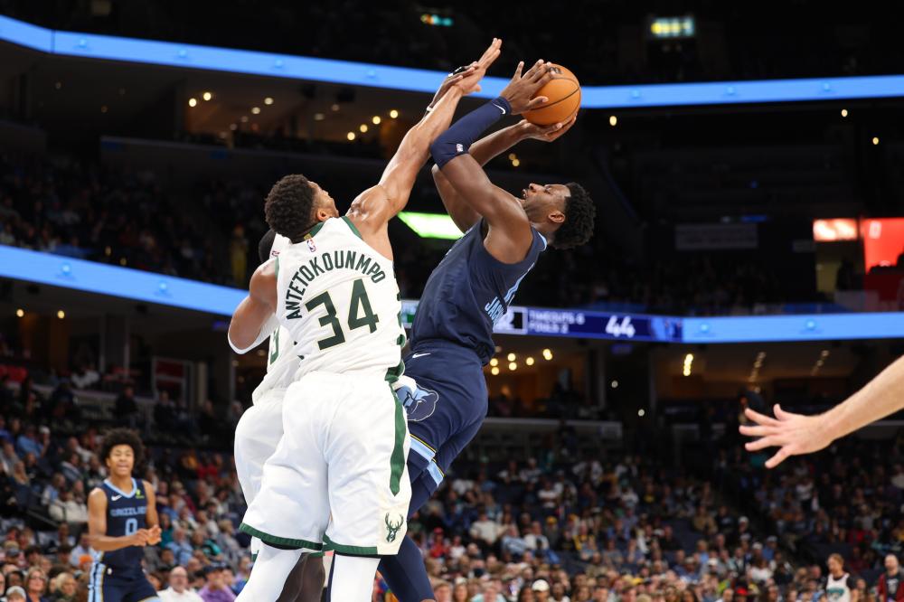 新赛季的首 新赛季的首